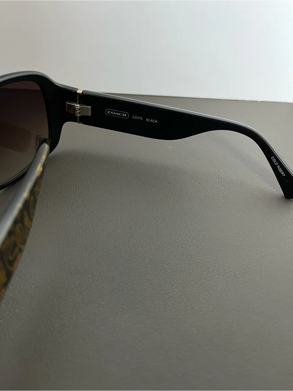 COACH Black Frame Sunglasses with Brown Gradient Lenses w/Case